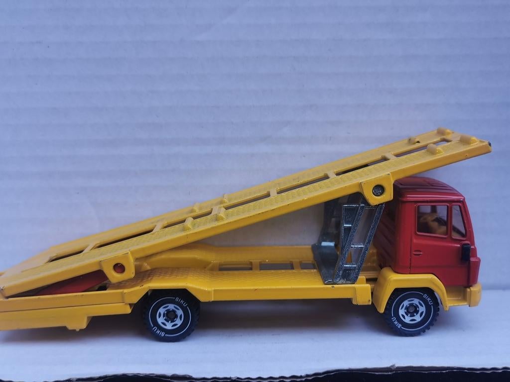 Siku Mercedes-Benz Autotransporter - Rood/Geel, Ophalen of Verzenden, Gebruikt, Bus of Vrachtwagen