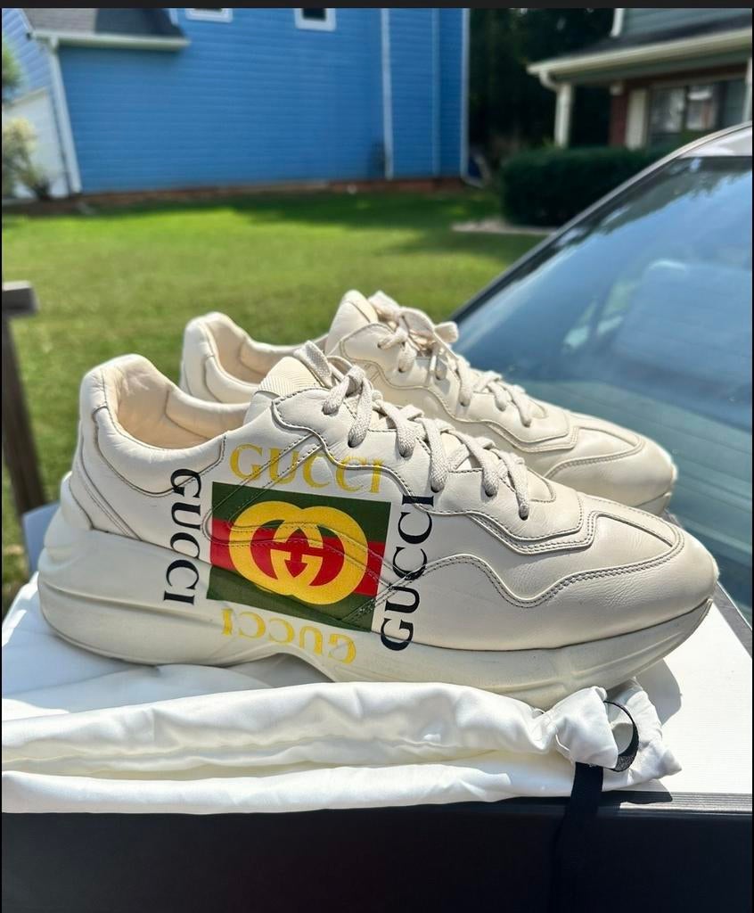 Gucci Rhyton Sneakers met Logo - Crème, Ophalen of Verzenden, Zo goed als nieuw, Beige, Sneakers of Gympen