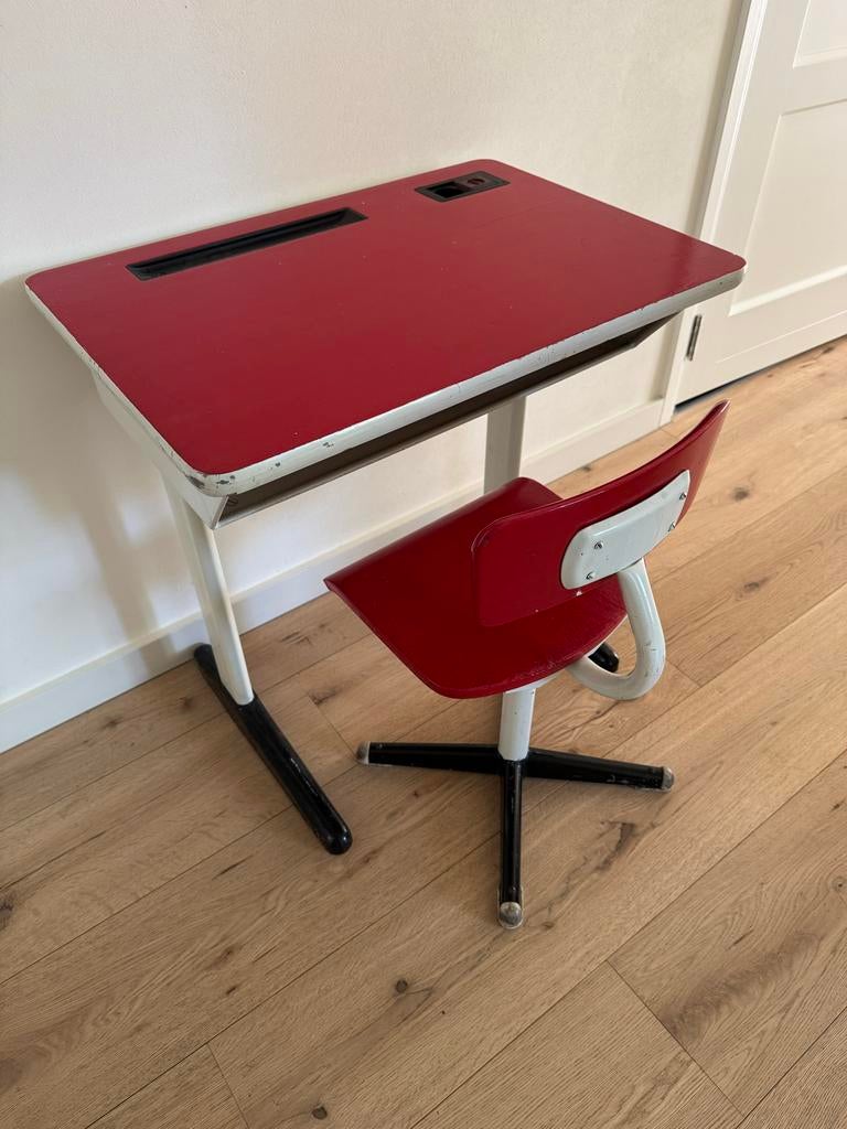 Vintage schooltafel en stoel - Rood, Antiek en Kunst, Ophalen