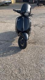 Vespa sprint euro 5, Fietsen en Brommers, Scooters | Vespa, Ophalen, Zo goed als nieuw, Benzine