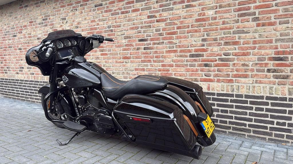 Harley Davidson 103 FLHX Street Glide Black Out Streetglide, 1690 cc, Bedrijf, Cruise Control, Meer dan 35 kW