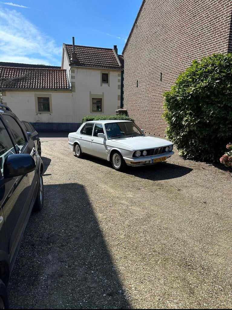 BMW 5-Serie 3.4 I 535 AUT 1985 e28 org NL belastingvrij, Automaat, 3430 cc, Achterwielaandrijving, 1445 kg