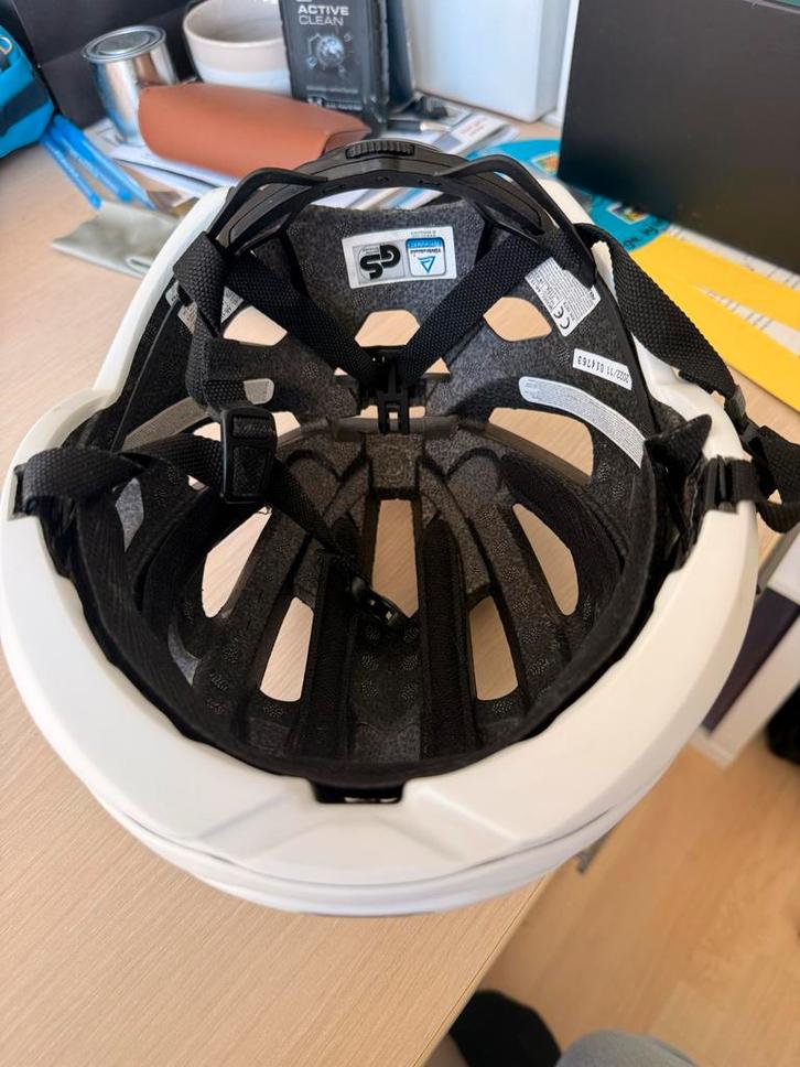 ABUS Viantor Fietshelm Wit - Maat M, Fietsen en Brommers, Fietsaccessoires | Fietshelmen, Zo goed als nieuw, Heer of Dame, M, Ophalen