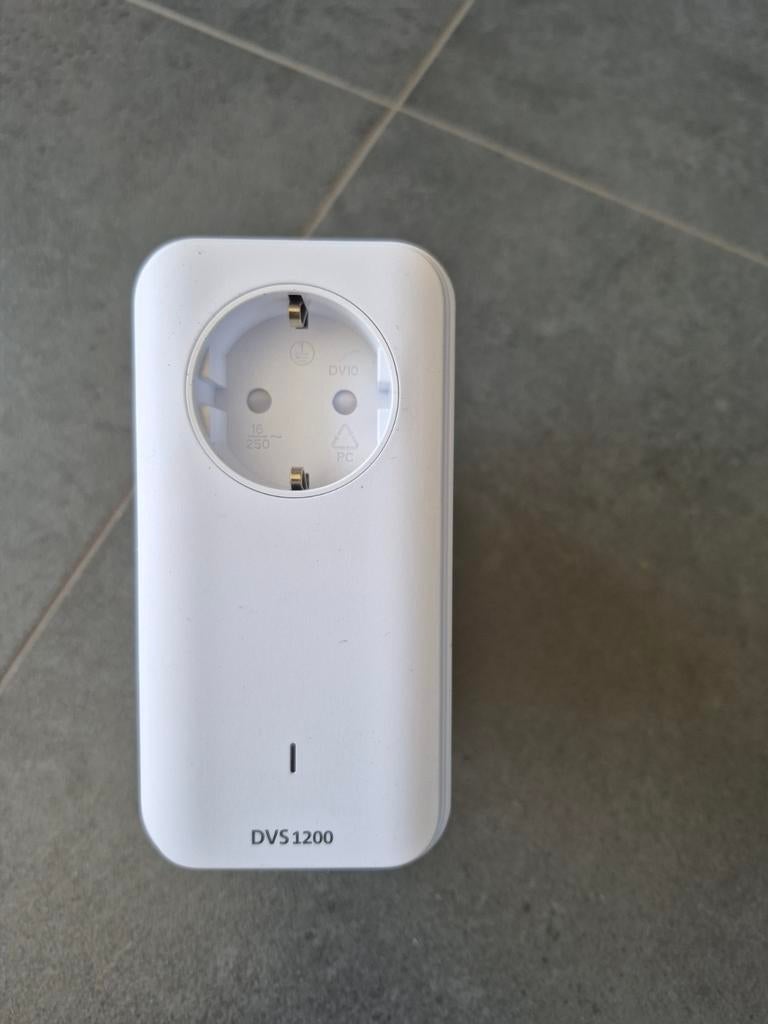 Devolo DVS 1200 Powerline Adapter met stopcontact, Ophalen of Verzenden, Gebruikt