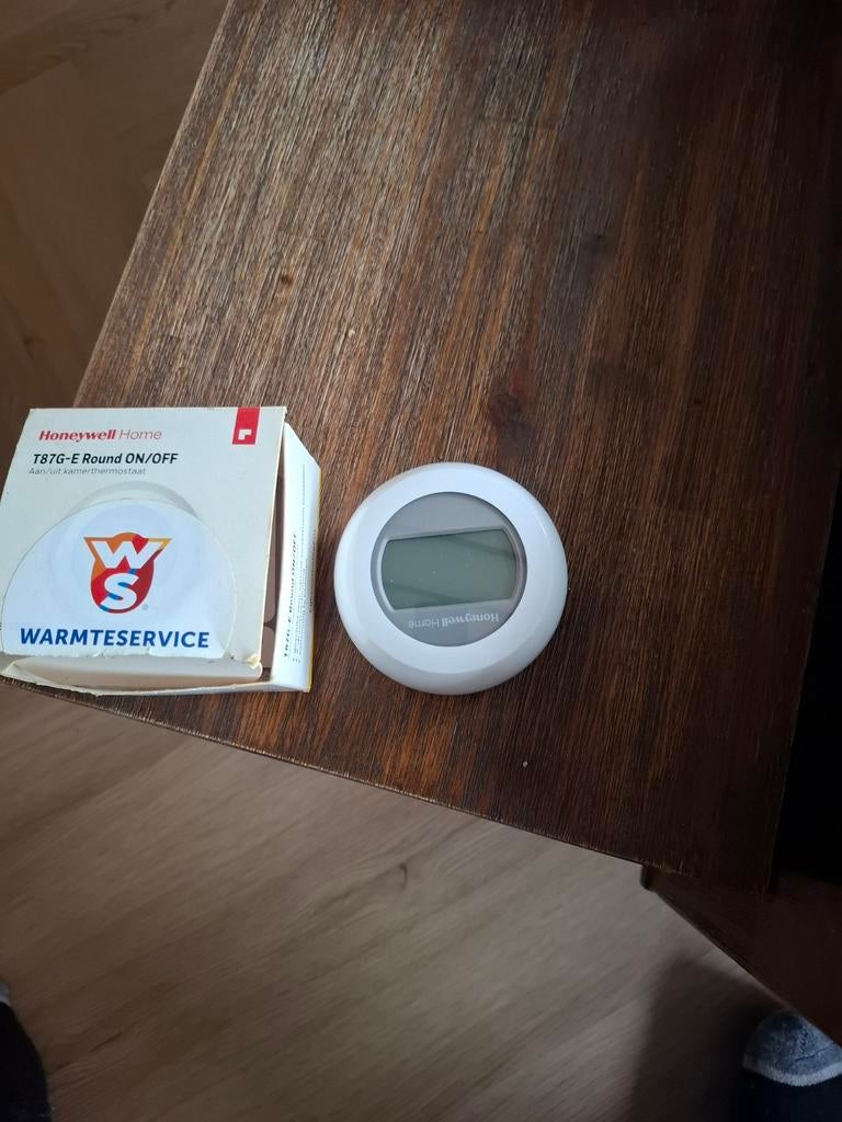 Honeywell Home T87G-E Round ON/OFF Kamerthermostaat, Ophalen of Verzenden, Slimme thermostaat, Nieuw