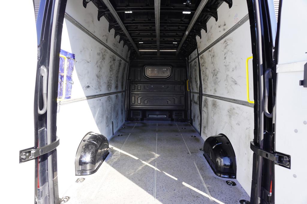 Volkswagen Crafter 35 180pk Automaat L4H3/L3H2 Parkeersensor, Gebruikt, 4 cilinders, Volkswagen, 3000 kg