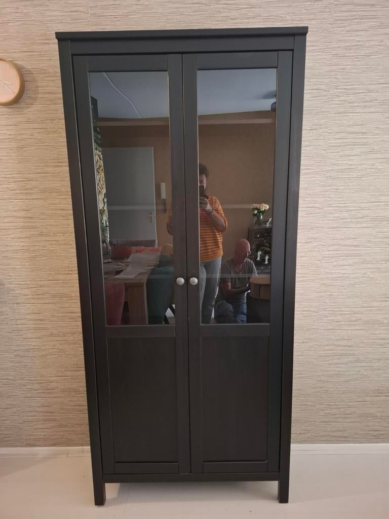 IKEA kast met glazen deuren, Ophalen