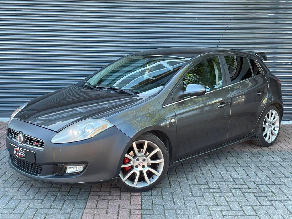 Fiat Bravo 1.4 T-Jet Emotion Airco | Trekhaak | Pdc | 150 Pk, Auto's, Fiat, Voorwielaandrijving, Stof, Gebruikt, Zwart