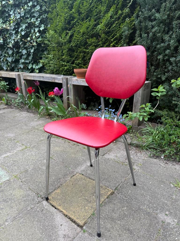 Rood stoeltje - vintage, Huis en Inrichting, Stoelen, Ophalen, Gebruikt, Metaal, Eén