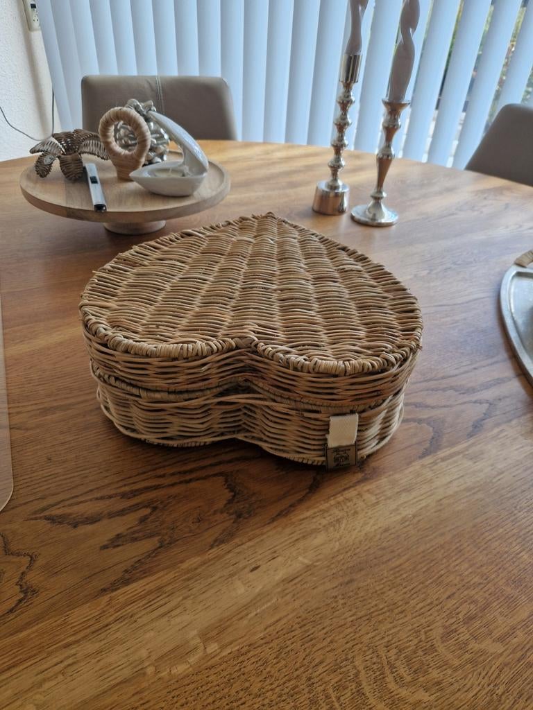 Riviera Maison Hartvormige Opbergmand - 28 cm, Gebruikt, Mand, Ophalen of Verzenden, Riet
