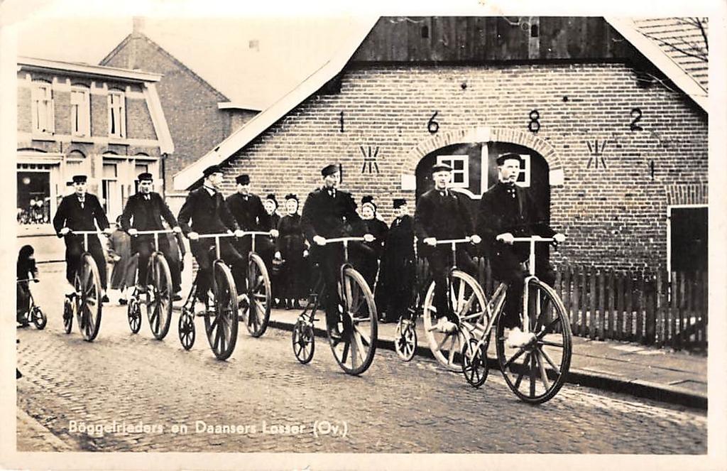 Losser (Ov.) Böggelrieders en Daansers in klederdracht Fiets, Ophalen of Verzenden, 1960 tot 1980, Ongelopen, Overijssel