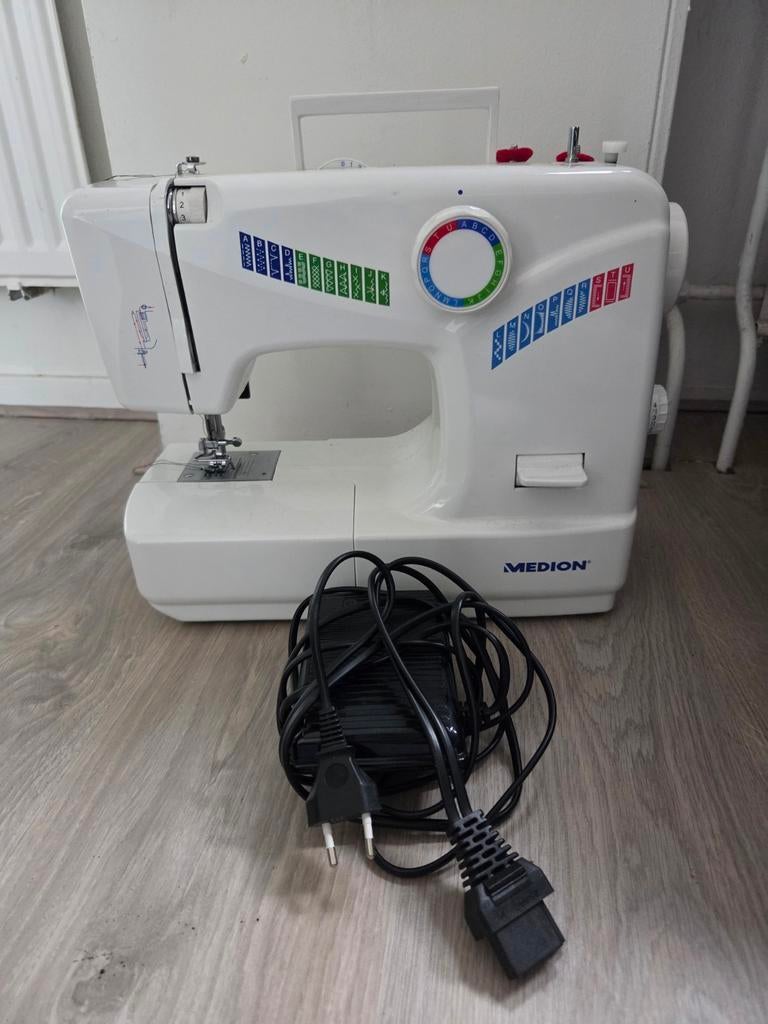 Medion MD 11836 naaimachine, Ophalen of Verzenden, Gebruikt, Naaimachine, Overige merken
