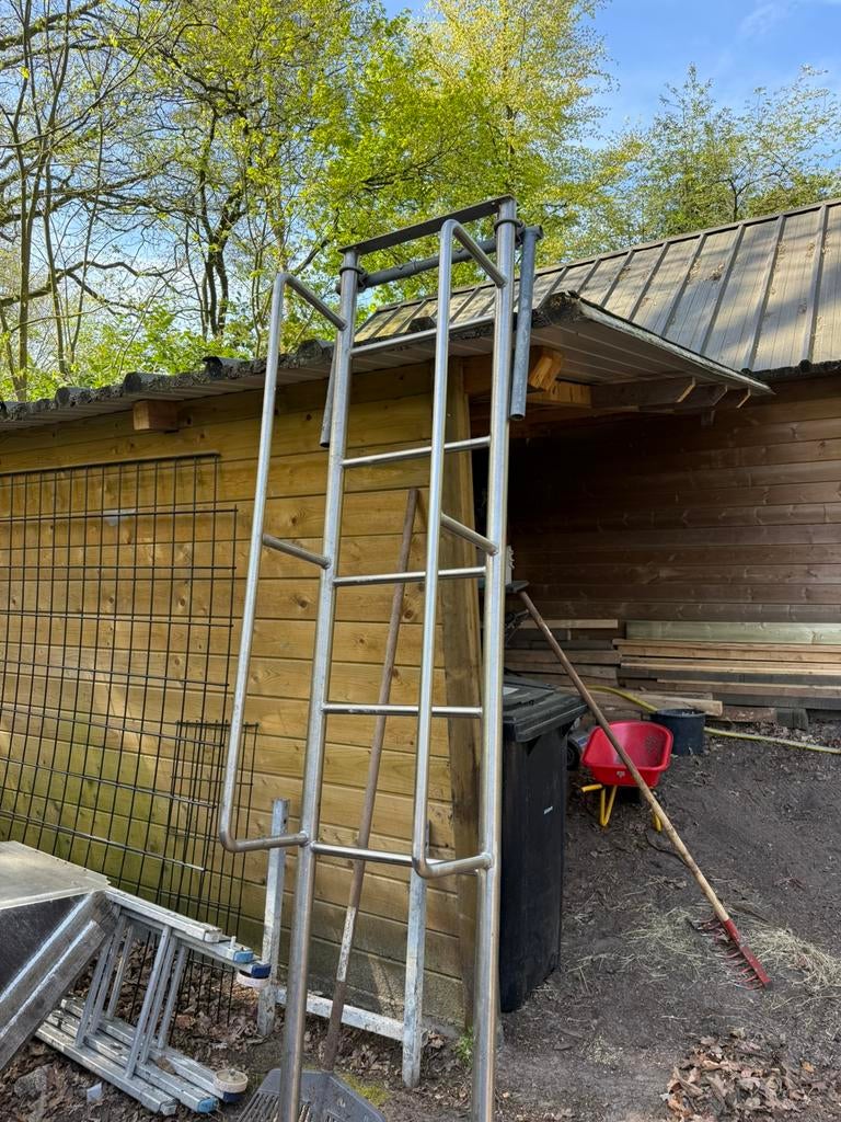 RVS trap 250cm, Ophalen, Zo goed als nieuw