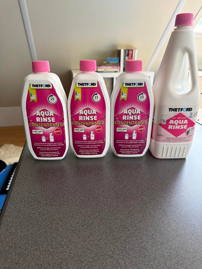Thetford Aqua Rinse Concentrated & Aqua Rinse - 4 flessen, Caravans en Kamperen, Ophalen of Verzenden, Zo goed als nieuw
