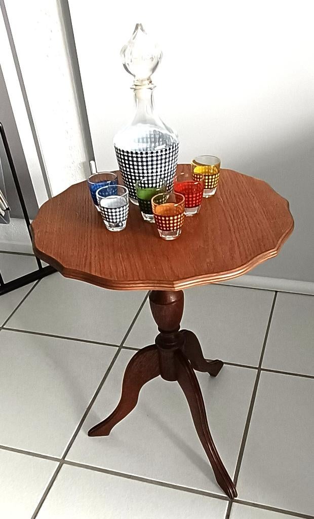 brocante wijntafel -bloementafel, Antiek en Kunst, Antiek | Meubels | Tafels, Ophalen