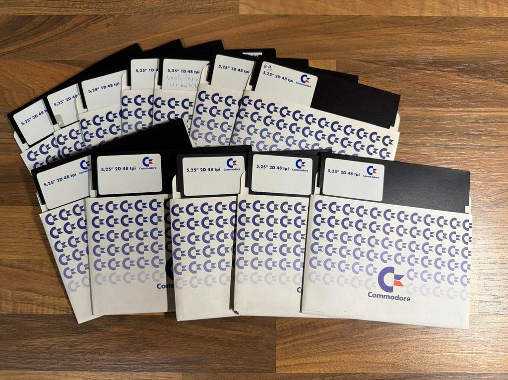12 stuks Commodore 5.25" Floppy Disks - Vintage Opslag, Ophalen of Verzenden, Gebruikt, Intern, Desktop