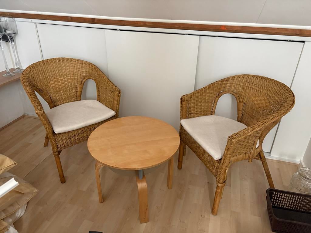 GRATIS - Twee rieten stoelen met tafeltje, Ophalen, Gebruikt, Twee, Bruin