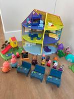 Peppa pig speelgoed school huis schommel glijbaan, Ophalen, Gebruikt, Poppenhuis
