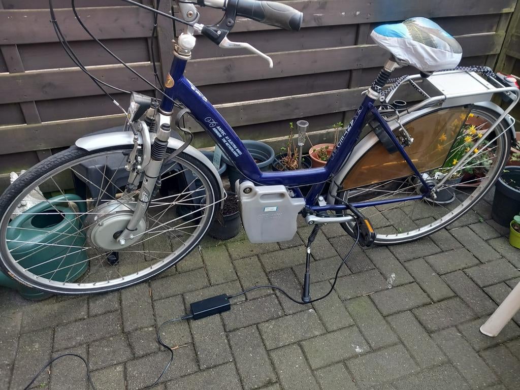 Oudere elektrische fiets, Fietsen en Brommers, Elektrische fietsen, Ophalen of Verzenden, Gebruikt, Minder dan 30 km per accu