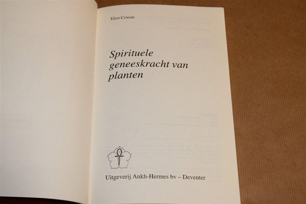 Spirituele Geneeskracht van Planten — Zienswijze Sjamanen, Ophalen of Verzenden, Zo goed als nieuw, Overige onderwerpen, Achtergrond en Informatie