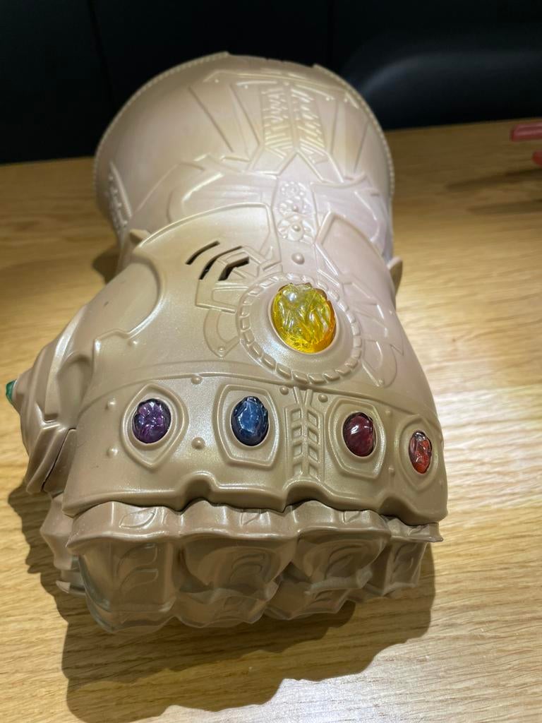 Marvel Avangers Infinity Gauntelt, Ophalen of Verzenden, Zo goed als nieuw