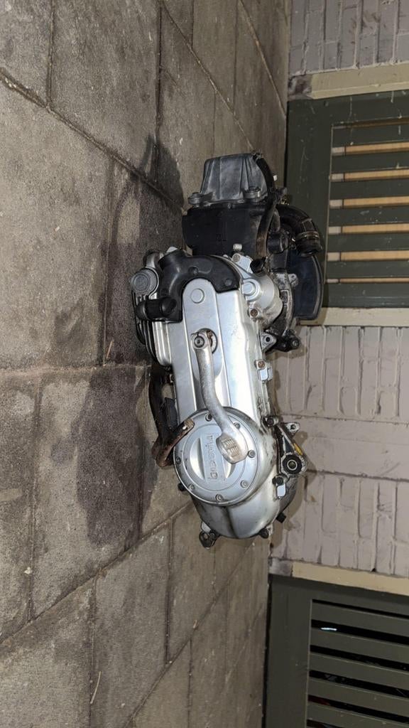 Vespa 4 takt, 4 kleppen blok, Fietsen en Brommers, Brommeronderdelen | Scooters, Ophalen of Verzenden, Gebruikt, Blok, Vespa