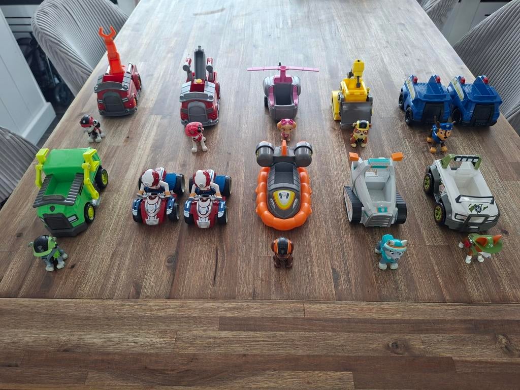 Paw patrol figuren met wagens 11 complete sets, Kinderen en Baby's, Speelgoed | Actiefiguren, Ophalen, Gebruikt