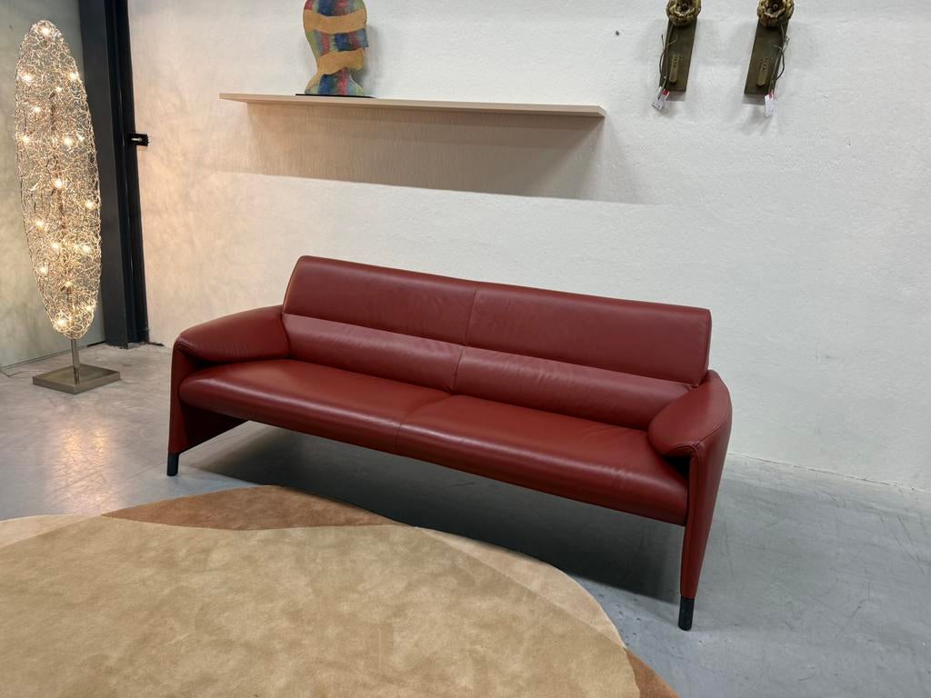 Als nieuw Leolux Felizia Bank 3 zits Rood leer Design 210, Huis en Inrichting, Banken | Bankstellen, Leolux, Driepersoons, Ophalen of Verzenden