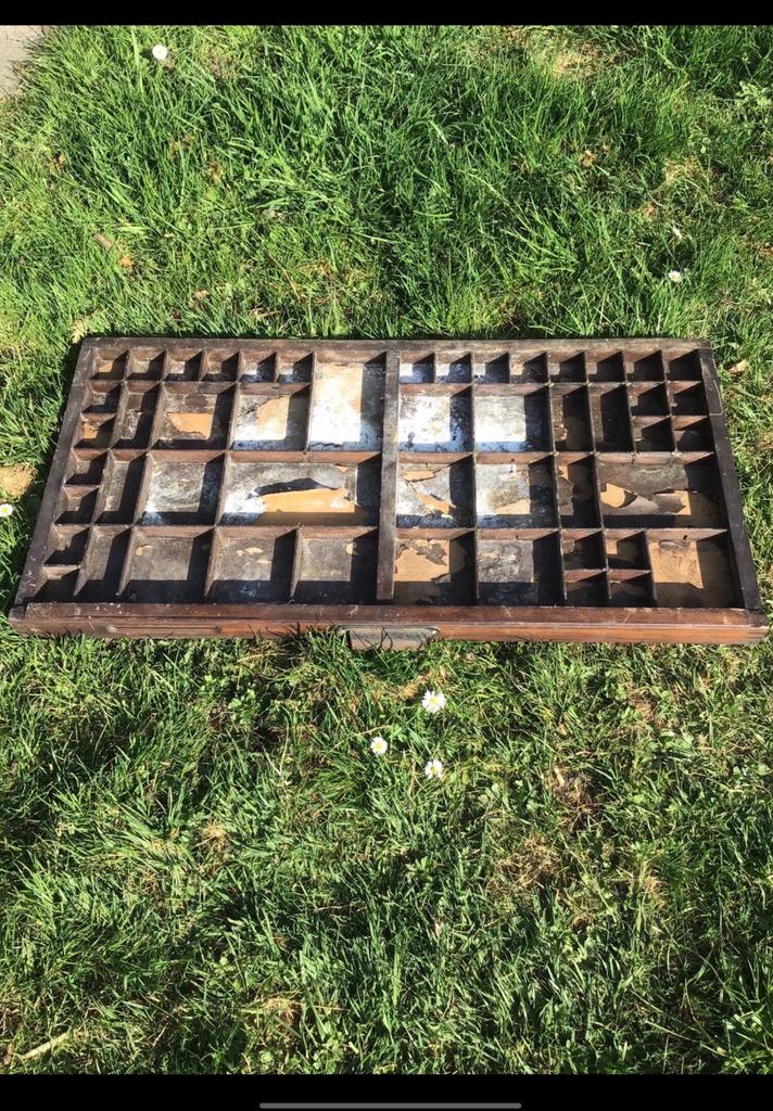 Originele gebruikte letterbak / drukkerslade koperbeslag oud, Huis en Inrichting, Woonaccessoires | Wanddecoraties, Ophalen of Verzenden