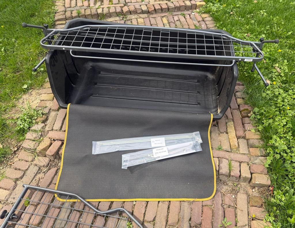 Travall hondenrek Mini Clubman (F54) met kuip en divider, Auto diversen, Hondenrekken, Ophalen, Gebruikt