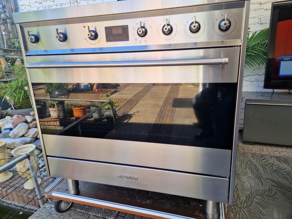 Smeg Fornuis met Inductiekookplaat en Oven, Witgoed en Apparatuur, Fornuizen, Ophalen, Gebruikt, Hete lucht, 60 cm of meer