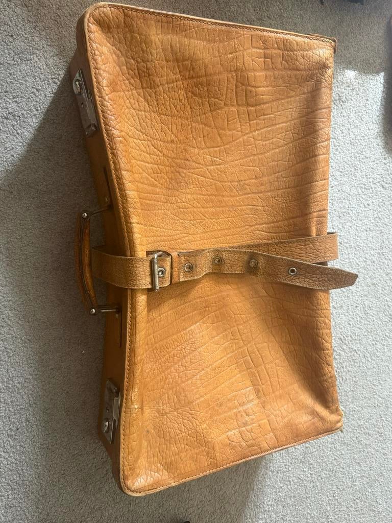 Leren koffer zo goed als nieuw, zonder sleuteltjes, 50 tot 60 cm, Slot, Leer, Ophalen of Verzenden
