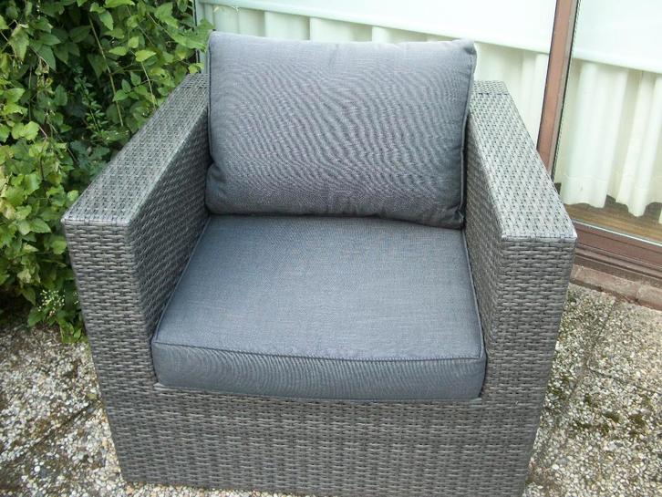 Lounge Stoel met Kussens - Grijs – netjes, Tuin en Terras, Tuinsets en Loungesets, Zo goed als nieuw, Loungeset, Wicker, 2 zitplaatsen
