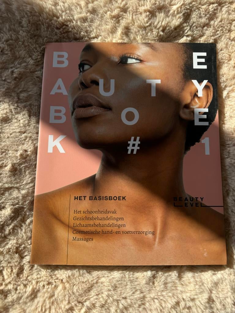 Beautyboek #1: Het Basisboek voor Schoonheidsspecialisten, Ophalen of Verzenden, Zo goed als nieuw, Overige typen