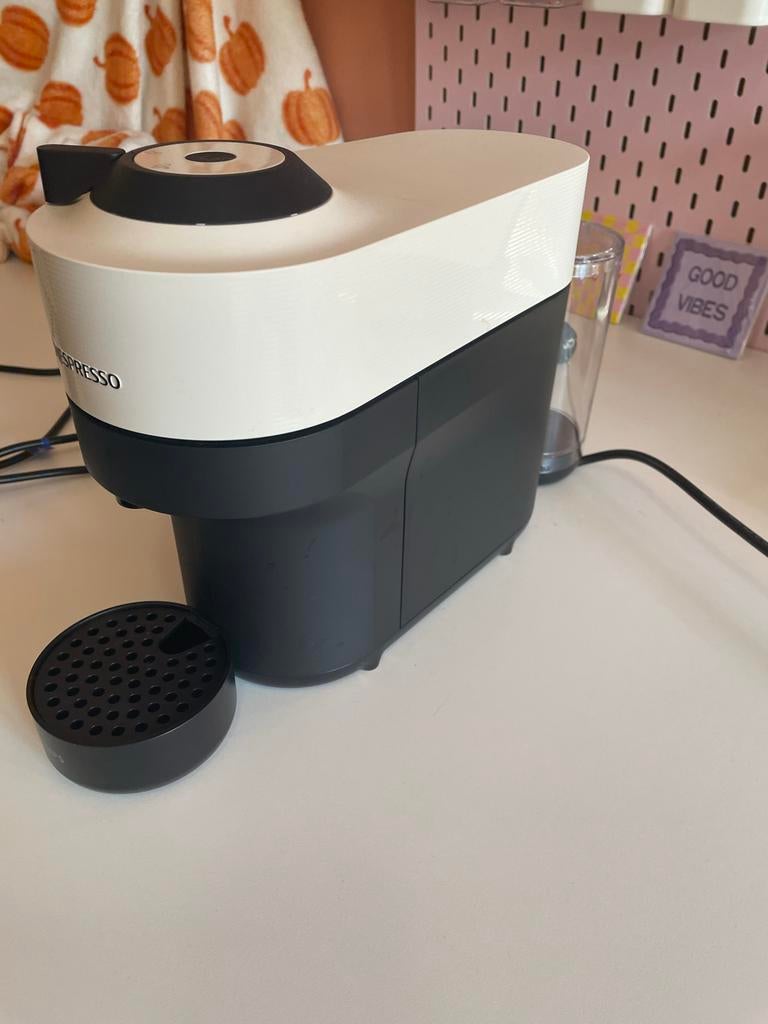 Nespresso Vertuo Pop Koffiemachine - Wit/Zwart, Witgoed en Apparatuur, Koffiezetapparaten, Ophalen, Koffiemachine, Zo goed als nieuw