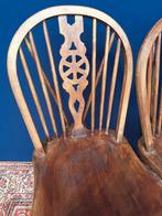 Set van 2 landelijke Engelse houten wheelchair stoelen, Huis en Inrichting, Stoelen, Twee, Bruin, Vintage, Ophalen of Verzenden