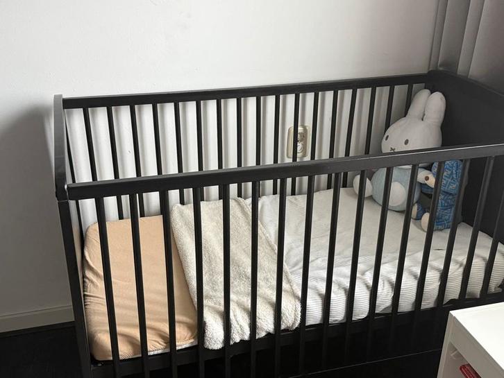 Zwart Babybedje te koop - Utrecht, Kinderen en Baby's, Babywiegjes en Ledikanten, Ledikant, Ophalen