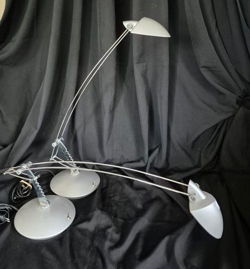 2 dezelfde massive lampen jaren 90. Metaal grijs chroom, Huis en Inrichting, Lampen | Tafellampen, Gebruikt, 50 tot 75 cm, Metaal