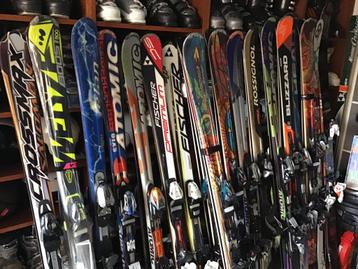 Verkoop uit een partij ski’s carveski’s allmountainski’s beschikbaar voor biedingen