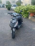 Piaggo zip 2015, Fietsen en Brommers, Scooters | Piaggio, Ophalen, Gebruikt, Zip, Benzine