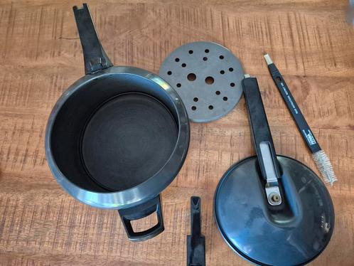 Futura pressure cooker izgst 4 liter, Huis en Inrichting, Keuken | Potten en Pannen, Zo goed als nieuw, Kookpan of Snelkookpan