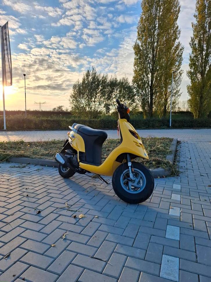 Piaggio typhoon 125 2t lc brom, Fietsen en Brommers, Snorfietsen en Snorscooters, Zo goed als nieuw, Piaggio, Tweetakt, Ophalen of Verzenden