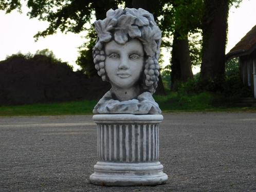 Bloempot Vrouw op Sokkel - 58 cm - Steen, Tuin en Terras, Tuinbeelden, Nieuw, Steen, Ophalen of Verzenden