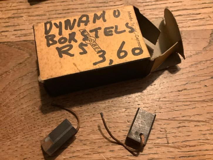 BMW R5, Bosch Dynamo Borstels - Nieuw in Doos. Oldtimer!, Fietsen en Brommers, Brommeronderdelen | Oldtimers, Nieuw, Overige merken