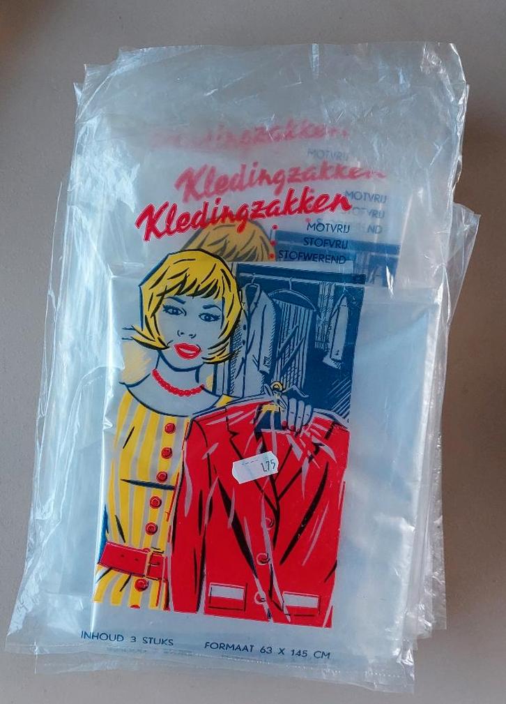 15 pakjes van 3 plastic kledingzakken 63 x 145 cm., Huis en Inrichting, Kasten | Kledingkasten, Nieuw, 100 tot 150 cm, 50 tot 100 cm
