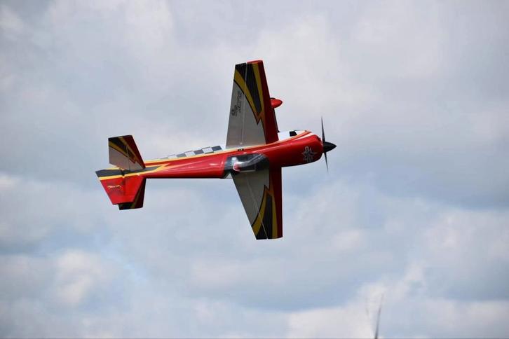 EF Slick 580 105", Hobby en Vrije tijd, Modelbouw | Radiografisch | Helikopters en Quadcopters, Elektro, Ophalen