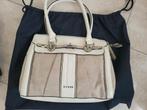 Guess tas offwhite creme zgan, Sieraden, Tassen en Uiterlijk, Tassen | Damestassen, Ophalen of Verzenden, Zo goed als nieuw, Beige