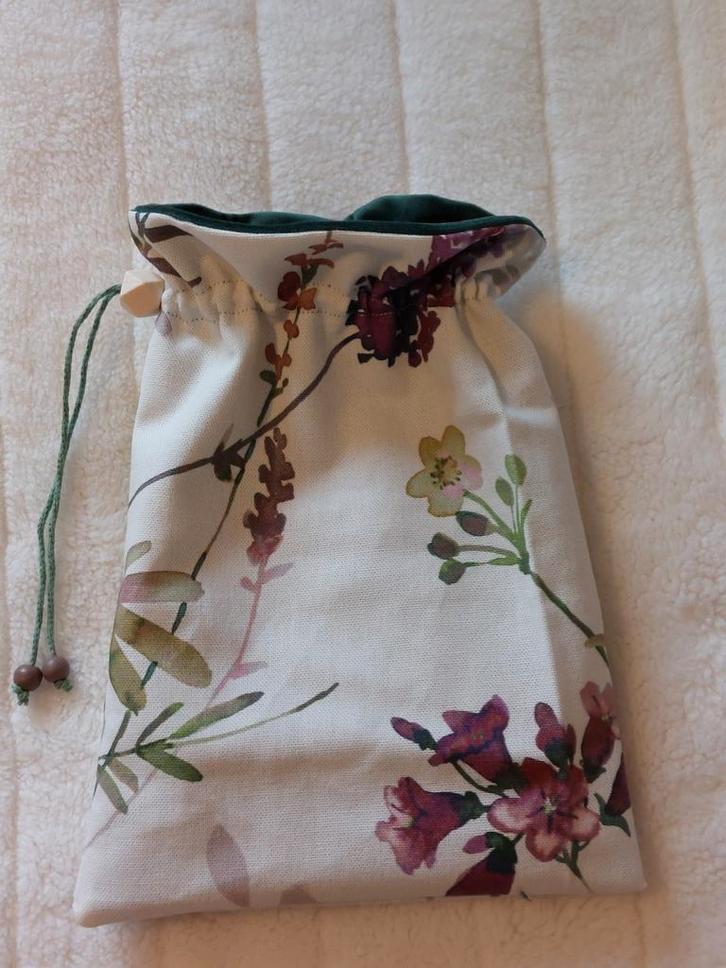 Bloemen zakje, Antiek en Kunst, Antiek | Kleden en Textiel, Ophalen of Verzenden
