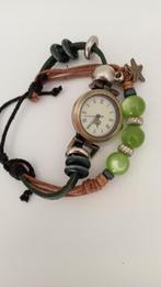 Bohemian vintage horloge met leder en kunststof kraaltjes, Kunststof, Ophalen of Verzenden, Swatch, Zo goed als nieuw