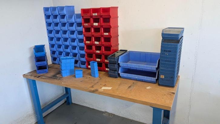 Grote berg Stapelbakken – (met labelhouder), Doe-het-zelf en Verbouw, Gereedschapskisten, Zo goed als nieuw, Verzenden
